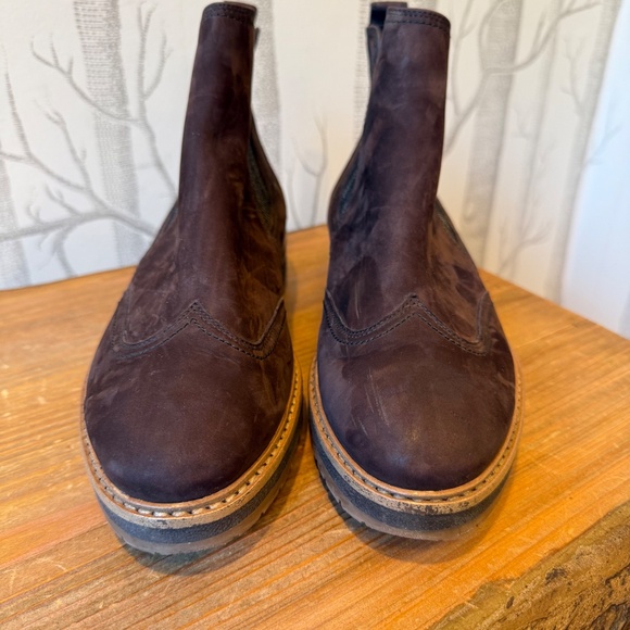 Paul Green Brown Chelsea Brogue Ankle Boots- US 7.5 EUC - Picture 2 of 7